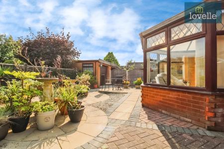 2 bedroom Bungalow for sale in Edinburgh Drive, Holton-le-Clay, DN36