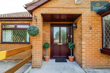 2 bedroom Bungalow for sale in Edinburgh Drive, Holton-le-Clay, DN36