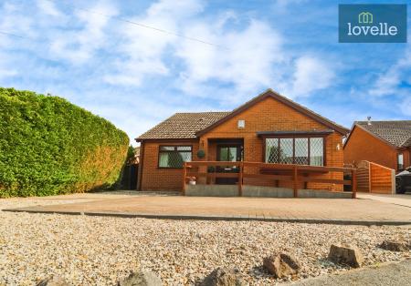 2 bedroom Bungalow for sale in Edinburgh Drive, Holton-le-Clay, DN36