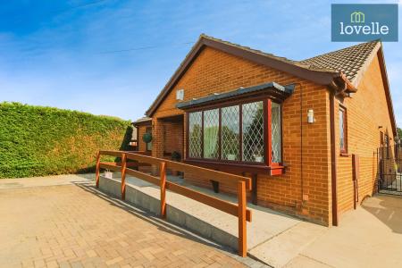 2 bedroom Bungalow for sale in Edinburgh Drive, Holton-le-Clay, DN36