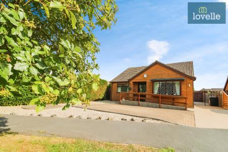 2 bedroom Bungalow for sale in Edinburgh Drive, Holton-le-Clay, DN36