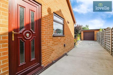 2 bedroom Bungalow for sale in Edinburgh Drive, Holton-le-Clay, DN36