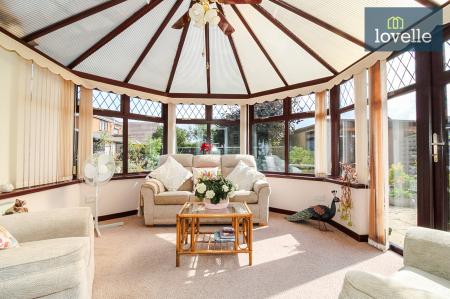2 bedroom Bungalow for sale in Edinburgh Drive, Holton-le-Clay, DN36