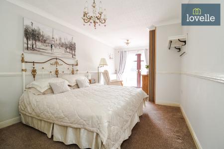 2 bedroom Bungalow for sale in Edinburgh Drive, Holton-le-Clay, DN36