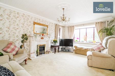 2 bedroom Bungalow for sale in Edinburgh Drive, Holton-le-Clay, DN36