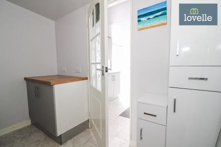 3 bedroom Detached bungalow for sale in Beaumonde, Holton-le-Clay, DN36