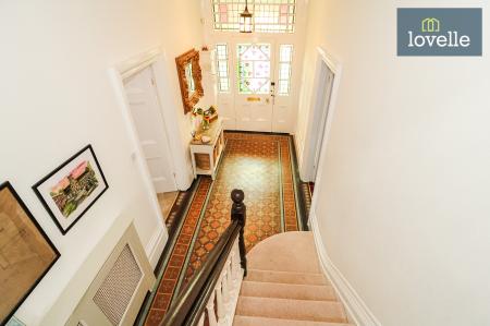 6 bedroom Semi-detached house for sale in Abbey Drive West, Grimsby, DN32