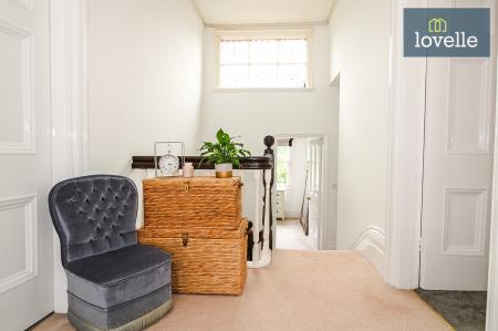 6 bedroom Semi-detached house for sale in Abbey Drive West, Grimsby, DN32