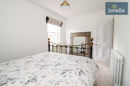 6 bedroom Semi-detached house for sale in Abbey Drive West, Grimsby, DN32