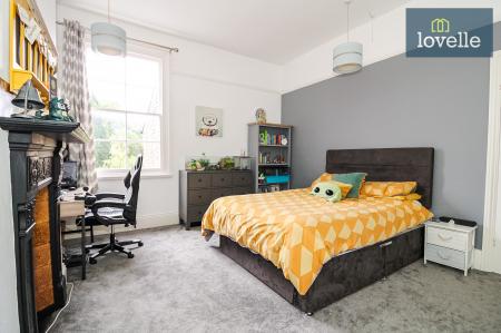 6 bedroom Semi-detached house for sale in Abbey Drive West, Grimsby, DN32