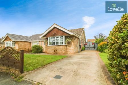 3 bedroom Semi-detached bungalow for sale in Westwood Road, Healing, DN41