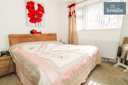 3 bedroom Semi-detached bungalow for sale in Westwood Road, Healing, DN41