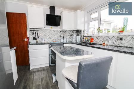 3 bedroom Semi-detached bungalow for sale in Westwood Road, Healing, DN41