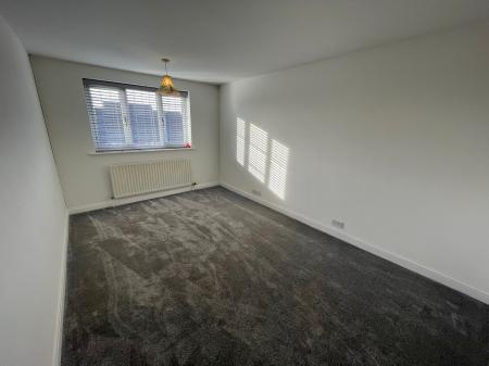 3 bedroom Detached house to let in Whimbrel Way, New Waltham, DN36