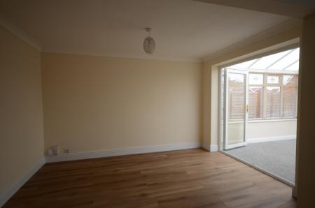 3 bedroom Detached house to let in Whimbrel Way, New Waltham, DN36