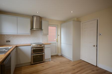 3 bedroom Detached house to let in Whimbrel Way, New Waltham, DN36