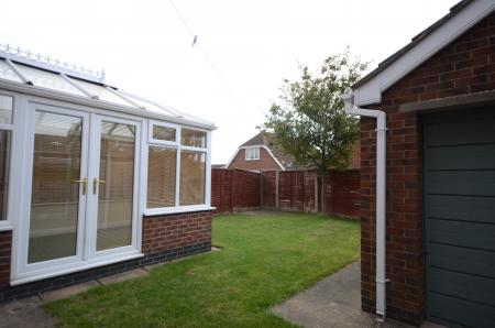 3 bedroom Detached house to let in Whimbrel Way, New Waltham, DN36