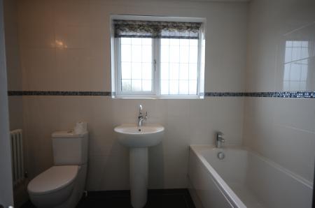 3 bedroom Detached house to let in Whimbrel Way, New Waltham, DN36