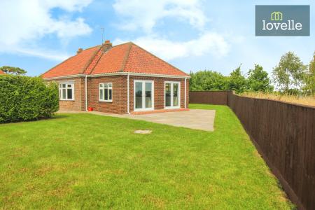 4 bedroom Detached bungalow for sale in Furze Lane, Legbourne, LN11
