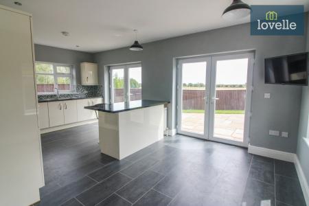 4 bedroom Detached bungalow for sale in Furze Lane, Legbourne, LN11