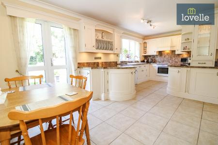5 bedroom Detached house for sale in Nooking Lane, Aylesby, DN37