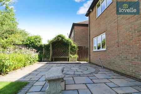 5 bedroom Detached house for sale in Nooking Lane, Aylesby, DN37