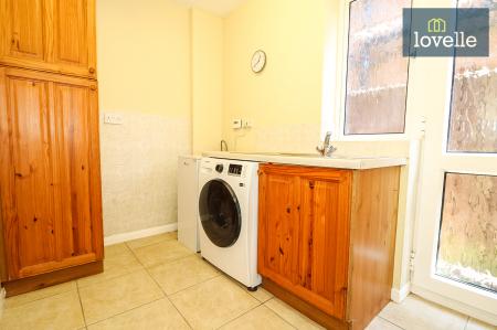 5 bedroom Detached house for sale in Nooking Lane, Aylesby, DN37