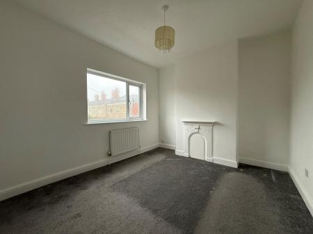3 bedroom Terraced House for sale in Heneage Road, Grimsby, DN32