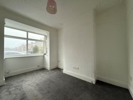 3 bedroom Terraced House for sale in Heneage Road, Grimsby, DN32
