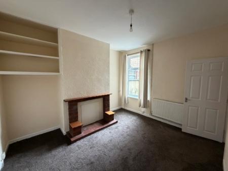 3 bedroom Terraced House to let in Humberstone Road, Grimsby, DN32