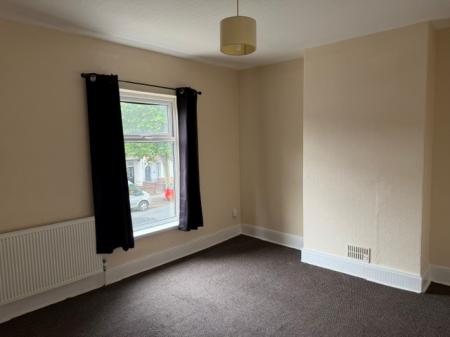3 bedroom Terraced House to let in Humberstone Road, Grimsby, DN32