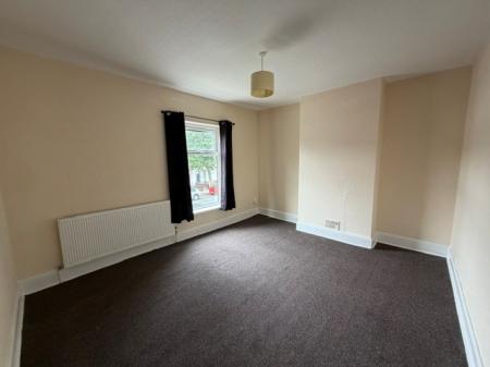 3 bedroom Terraced House to let in Humberstone Road, Grimsby, DN32