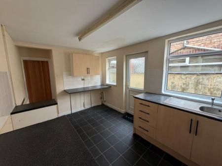 3 bedroom Terraced House to let in Humberstone Road, Grimsby, DN32