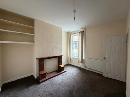 3 bedroom Terraced House to let in Humberstone Road, Grimsby, DN32