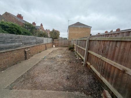 3 bedroom Terraced House to let in Humberstone Road, Grimsby, DN32