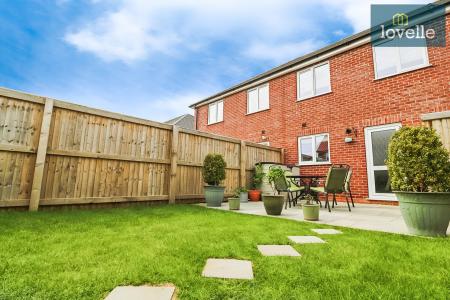 3 bedroom Terraced House for sale in Meadowsweet Way, Healing, DN41