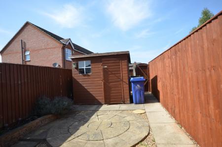 2 bedroom Terraced House to let in Holyoake Road, Grimsby, DN32