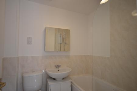 2 bedroom Terraced House to let in Holyoake Road, Grimsby, DN32