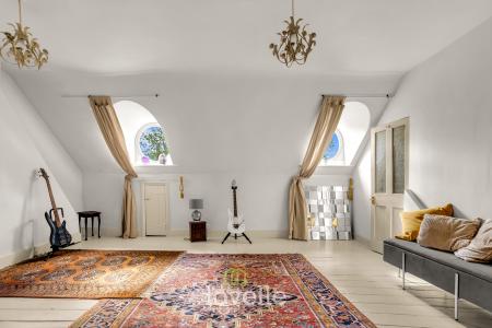 5 bedroom End of terrace house for sale in Abbey Road, Grimsby, DN32