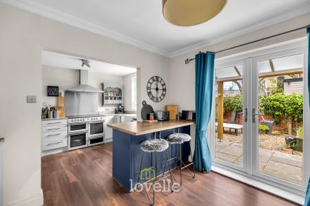 5 bedroom End of terrace house for sale in Abbey Road, Grimsby, DN32