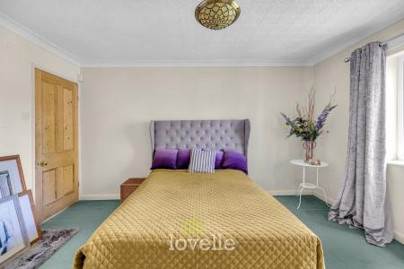 5 bedroom End of terrace house for sale in Abbey Road, Grimsby, DN32