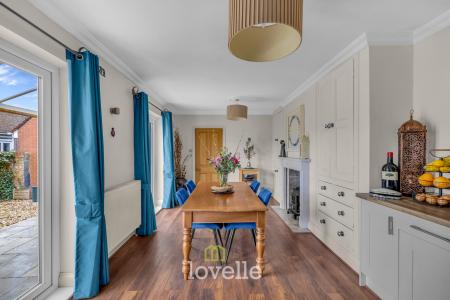 5 bedroom End of terrace house for sale in Abbey Road, Grimsby, DN32