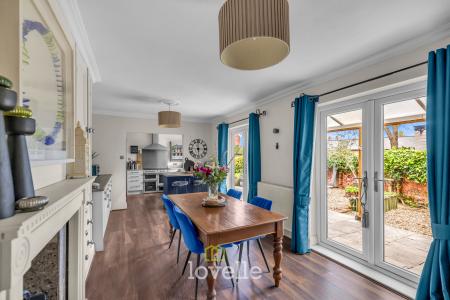 5 bedroom End of terrace house for sale in Abbey Road, Grimsby, DN32