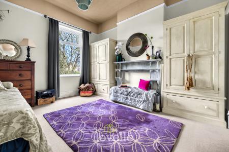 5 bedroom End of terrace house for sale in Abbey Road, Grimsby, DN32