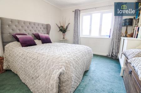 5 bedroom End of terrace house for sale in Abbey Road, Grimsby, DN32