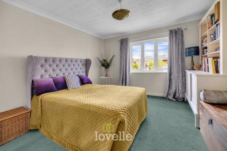 5 bedroom End of terrace house for sale in Abbey Road, Grimsby, DN32