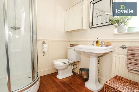 5 bedroom End of terrace house for sale in Abbey Road, Grimsby, DN32