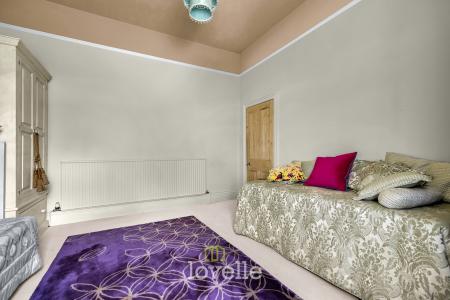 5 bedroom End of terrace house for sale in Abbey Road, Grimsby, DN32