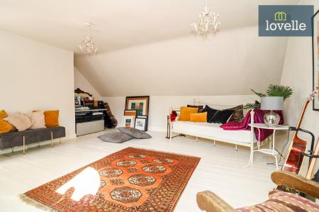 5 bedroom End of terrace house for sale in Abbey Road, Grimsby, DN32