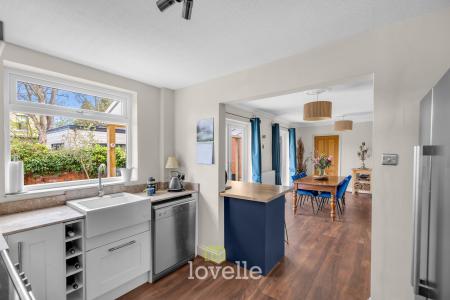 5 bedroom End of terrace house for sale in Abbey Road, Grimsby, DN32